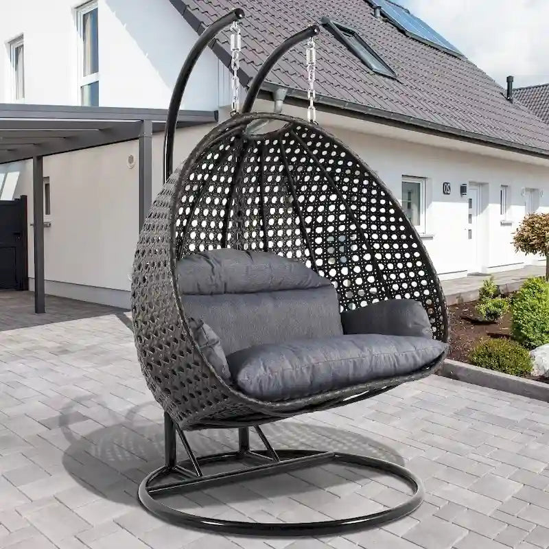 LeisureMod Fauteuil suspendu œuf 2 places avec support - Balançoire / hamac de patio en rotin osier pour extérieur/intérieur avec coussins
