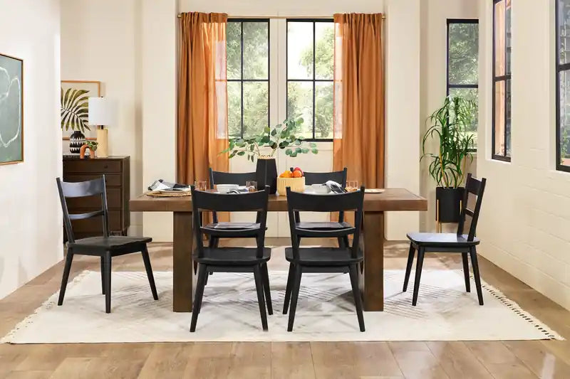 . Chaise de salle à manger avec dossier échelle incurvé