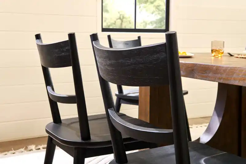 . Chaise de salle à manger avec dossier échelle incurvé